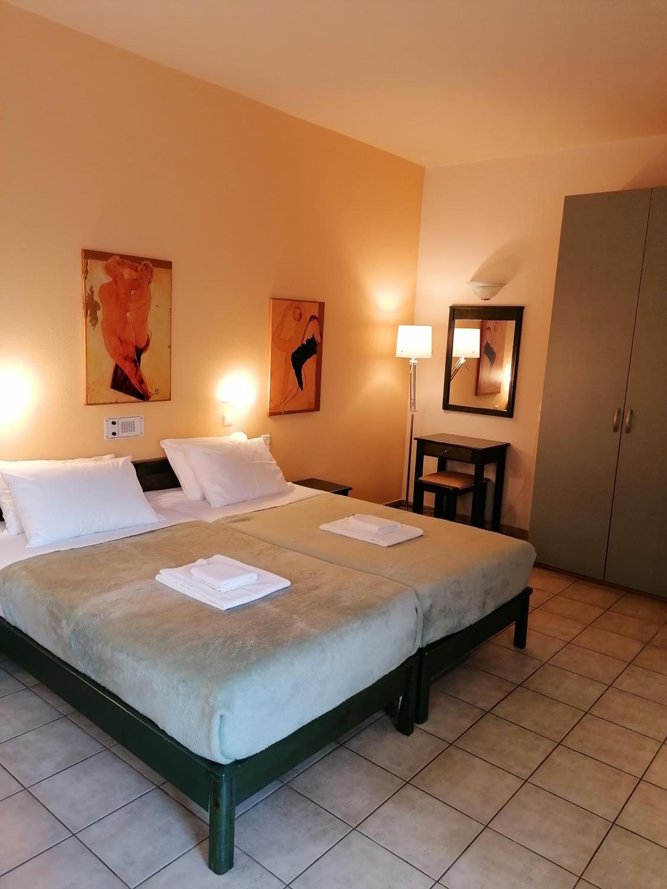 Фото Villiana Holiday Apartments