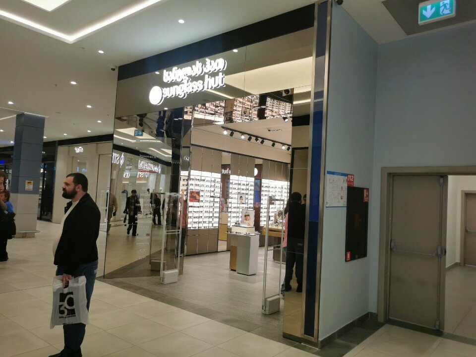 Opticial store Sunglass Hut, Batumi, photo