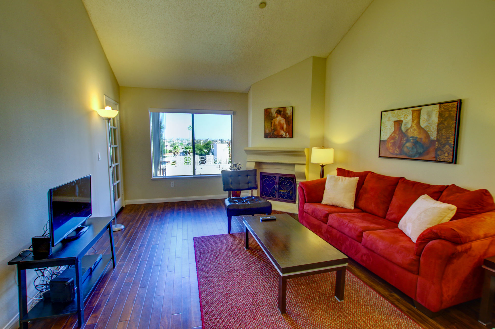 Фото Sunshine Suites at Hillcrest