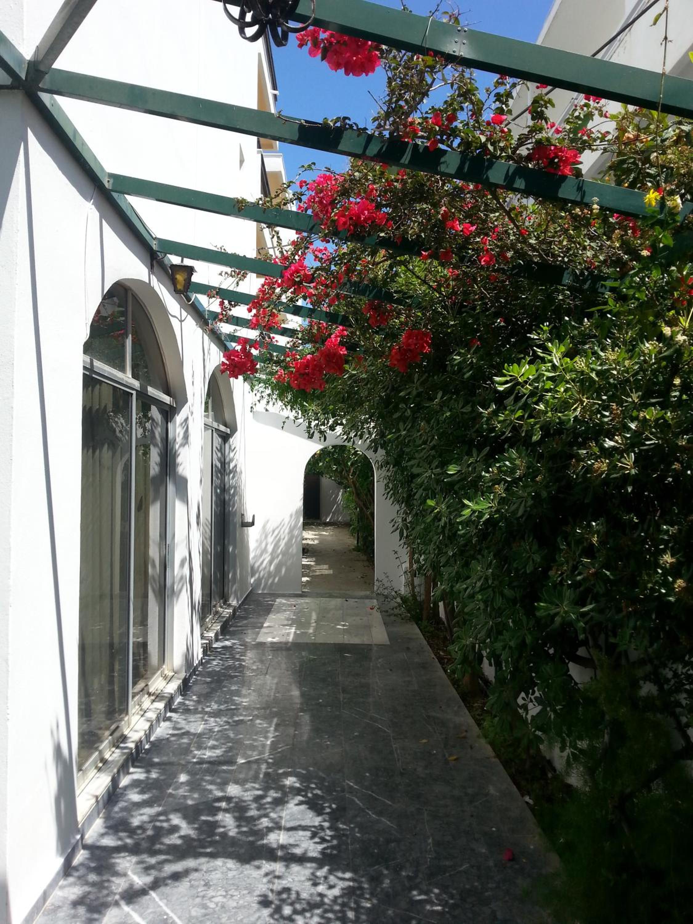 Фото Karis Hotel