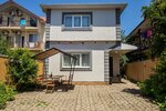 Коттедж у моря (Urban-Type Settlement of Sirius, Uritskogo Street, 26) ، فندق