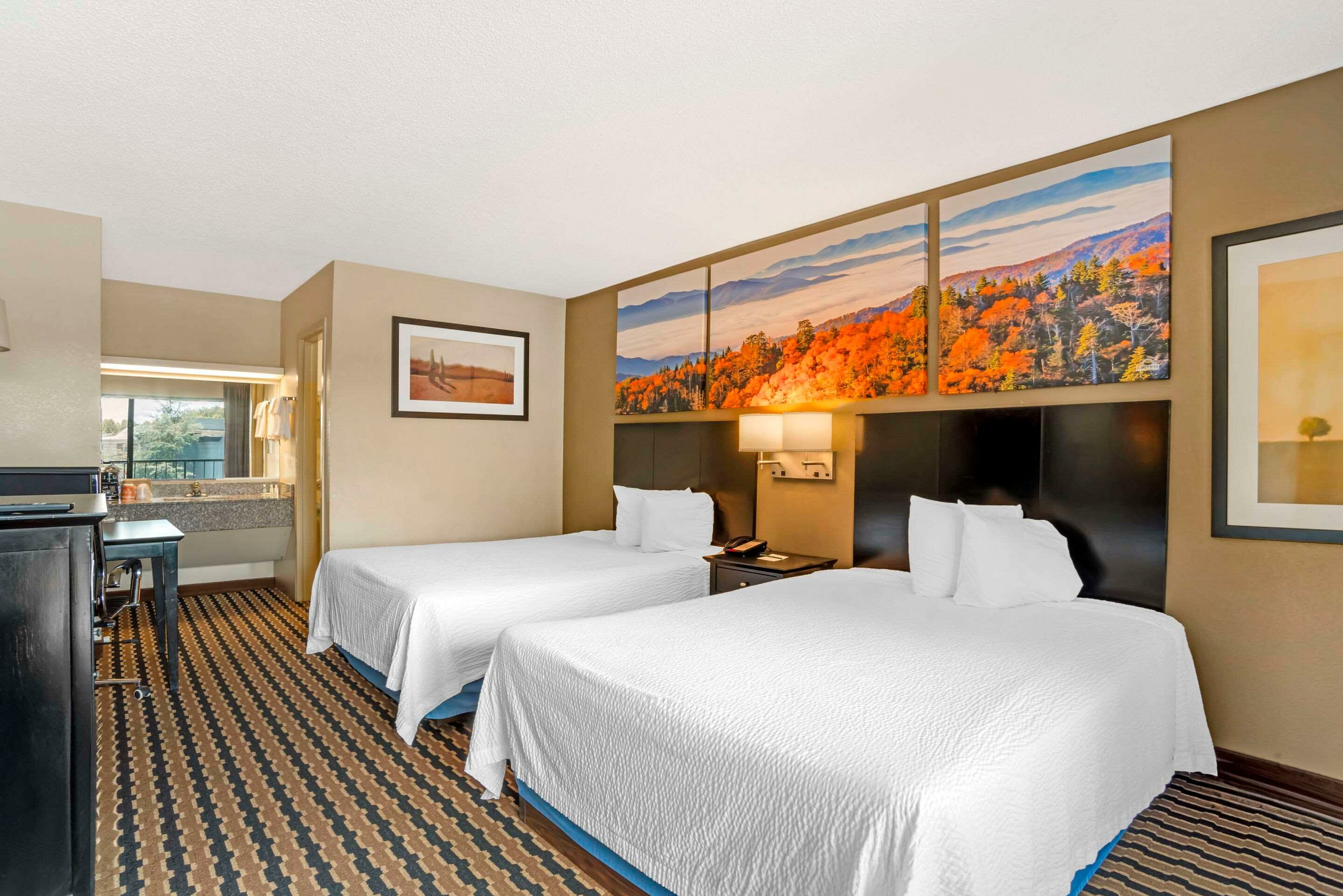 Фото Days Inn by Wyndham Wilkesboro