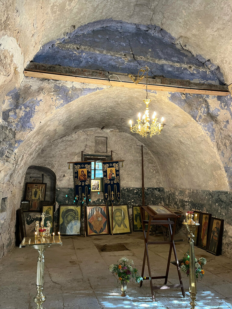 Landmark, attraction Археологический раскоп 1994 г. склепа у церкви Успения, Pskov, photo