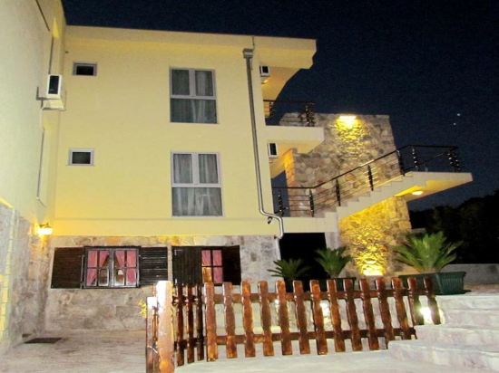 Фото Hotel Crnogorska Kuca