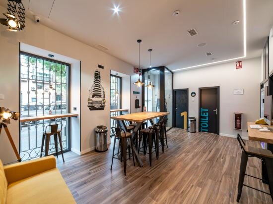 Фото Petit Hostel La Latina