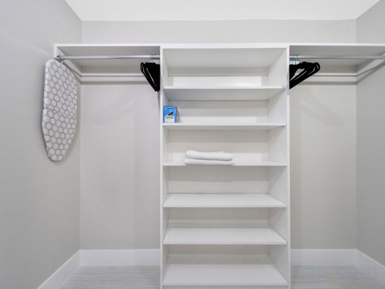 Фото High-rise Comfort With Balcony and Pool