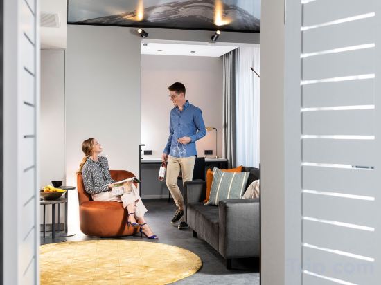 Фото Three Corners Downtown Hotel