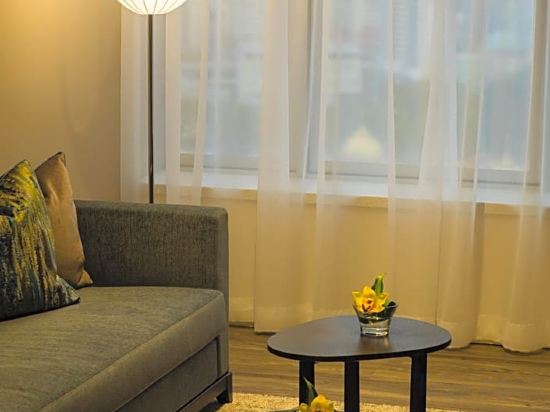 Фото Parkroyal Serviced Suites Singapore