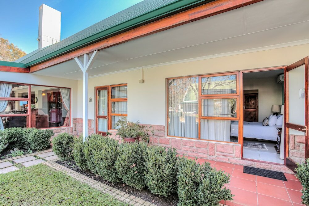 Фото Sunninghill Guest Lodge