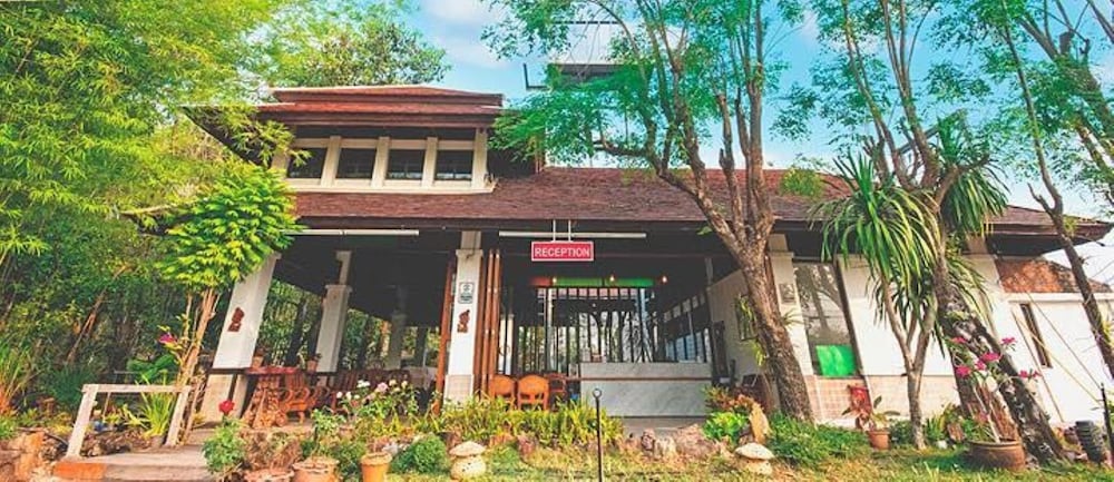 Фото Tak Andaman Resort & Hotel