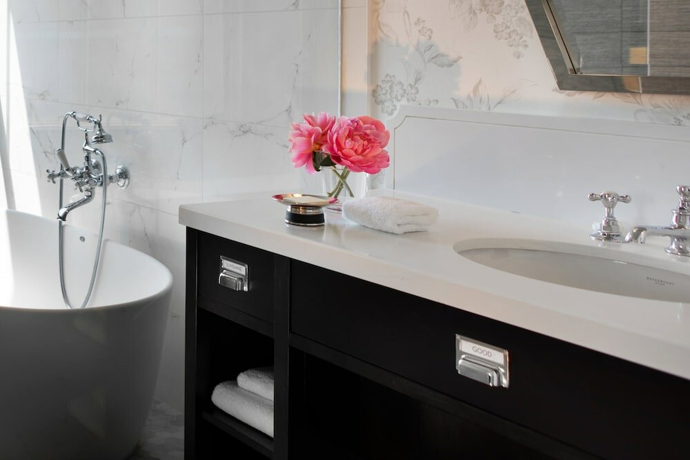 Фото Kimpton Cardinal Hotel, an IHG Hotel