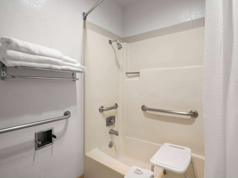 Фото Super 8 by Wyndham Dunnigan