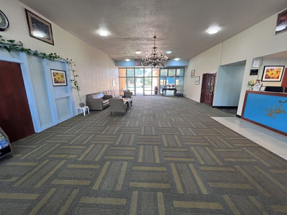 Фото Colby Inn and Suites