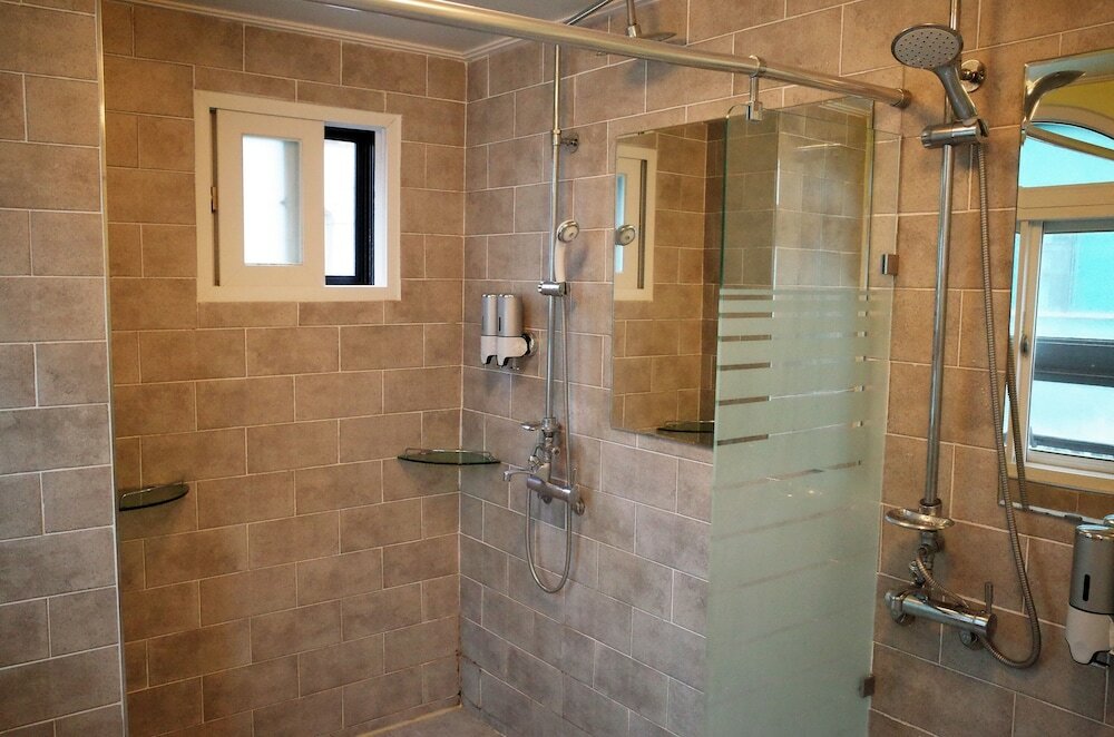 Фото Yakorea Hostel Gangnam