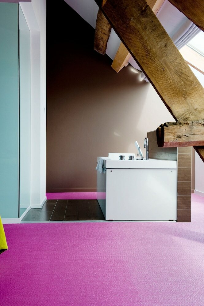 Фото Eburon Hotel - Different Hotels