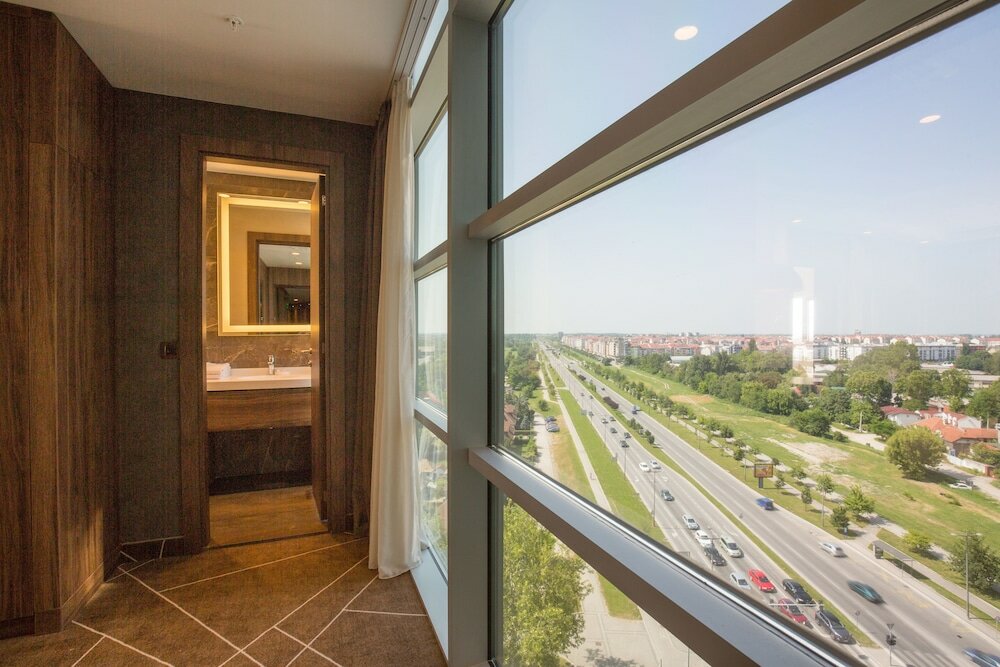 Фото Sheraton Novi Sad