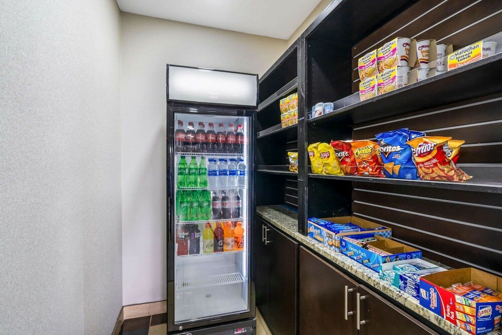 Фото La Quinta Inn & Suites by Wyndham Canton Ms