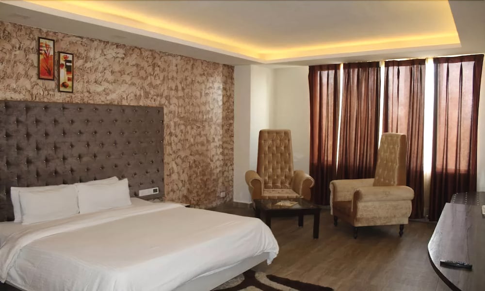 Фото The Royal Paradise