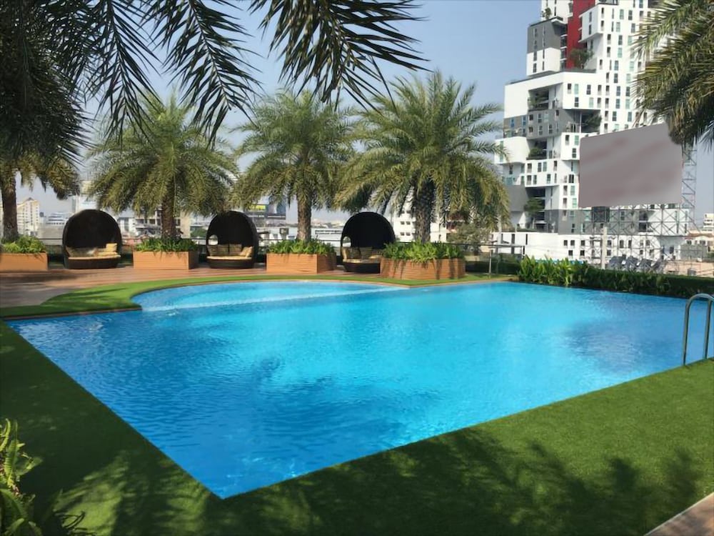 Фото The Bazaar Hotel