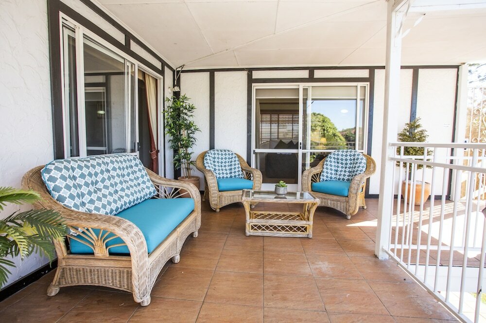 Фото Ainslie Manor B&b