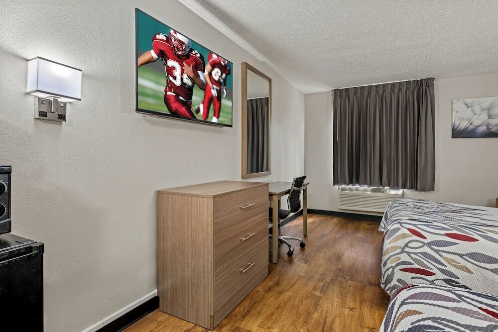 Фото Red Roof Inn Charlotte - University