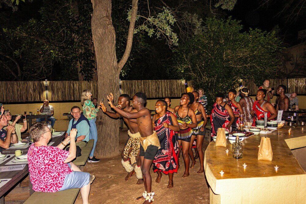 Фото Hotel Numbi and Garden Suites