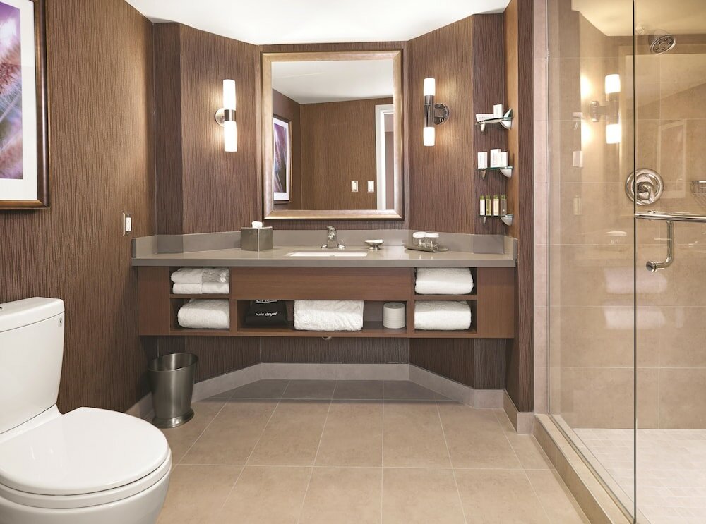 Фото DoubleTree by Hilton West Edmonton