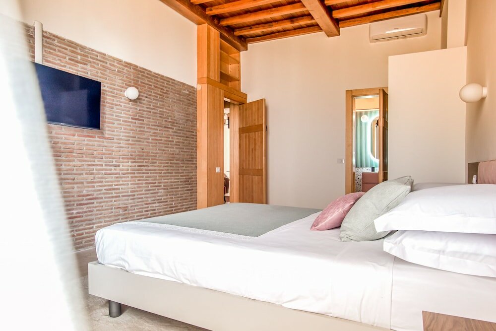 Фото Grand Master Suites