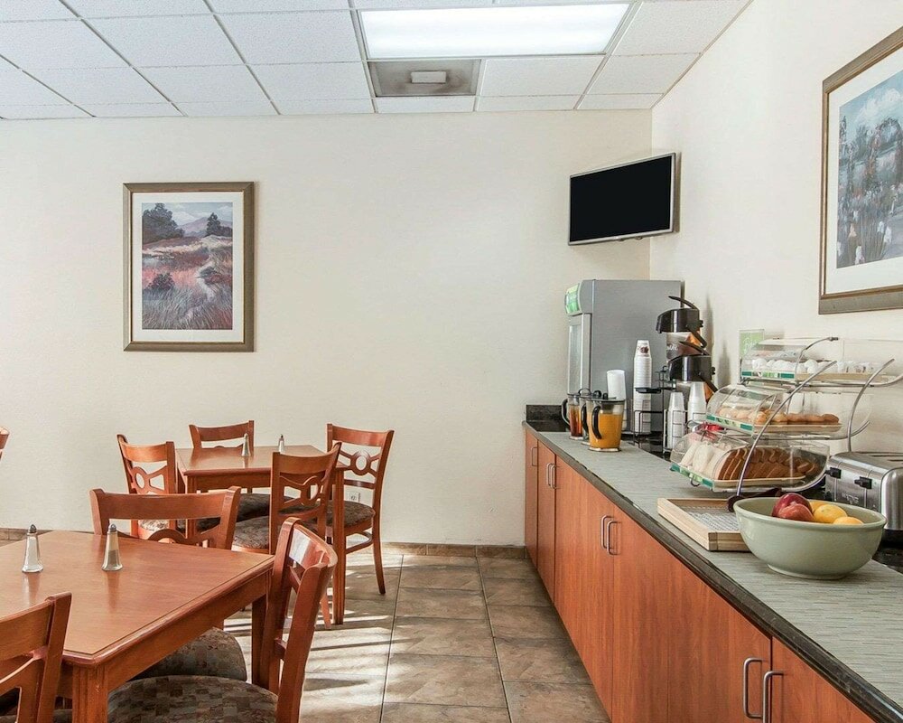 Фото Quality Inn Downtown Convention Center