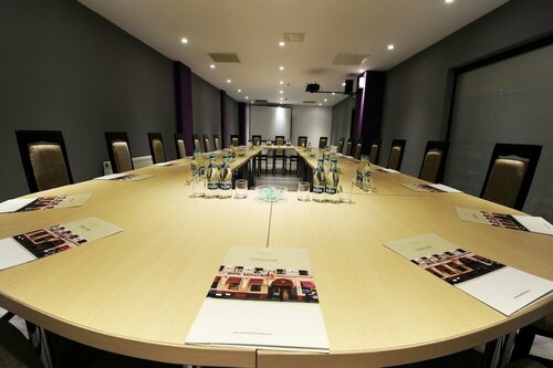 Внешний вид отеля Trianon в Бухаресте, фото 5