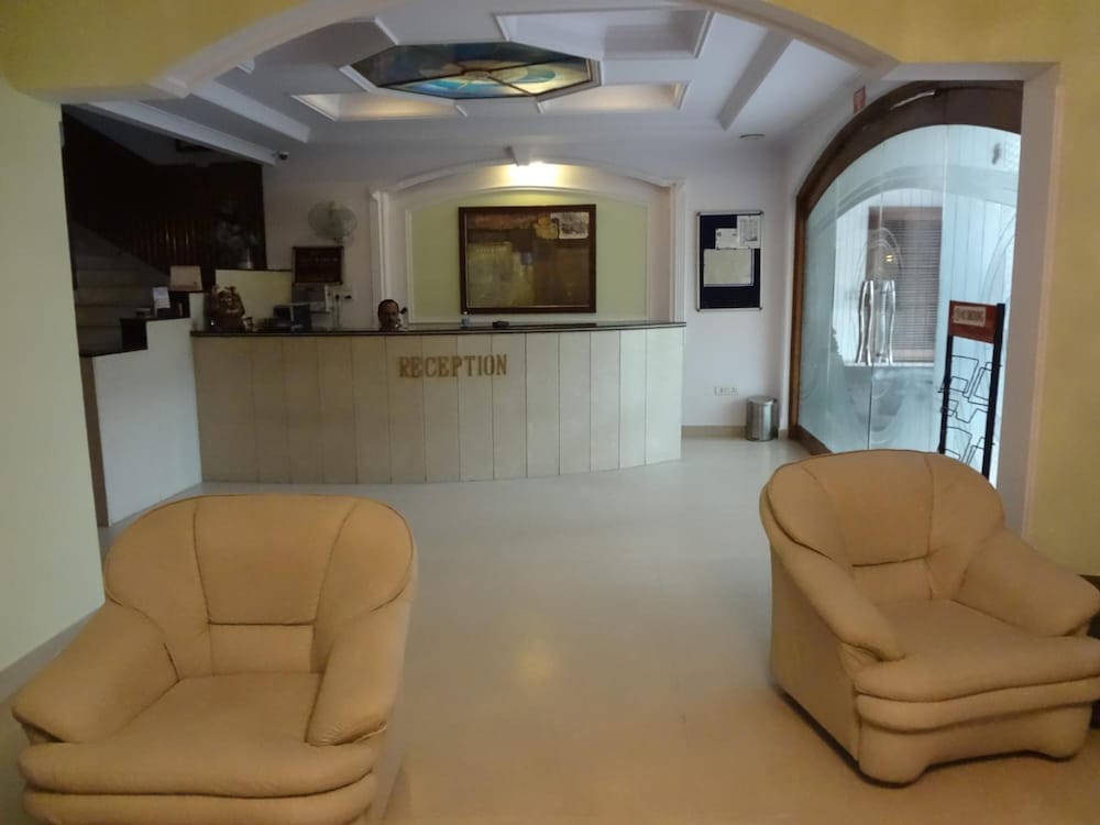 Фото Pablas International