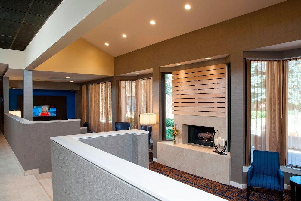 Фото Courtyard by Marriott Chicago Glenview/Northbrook