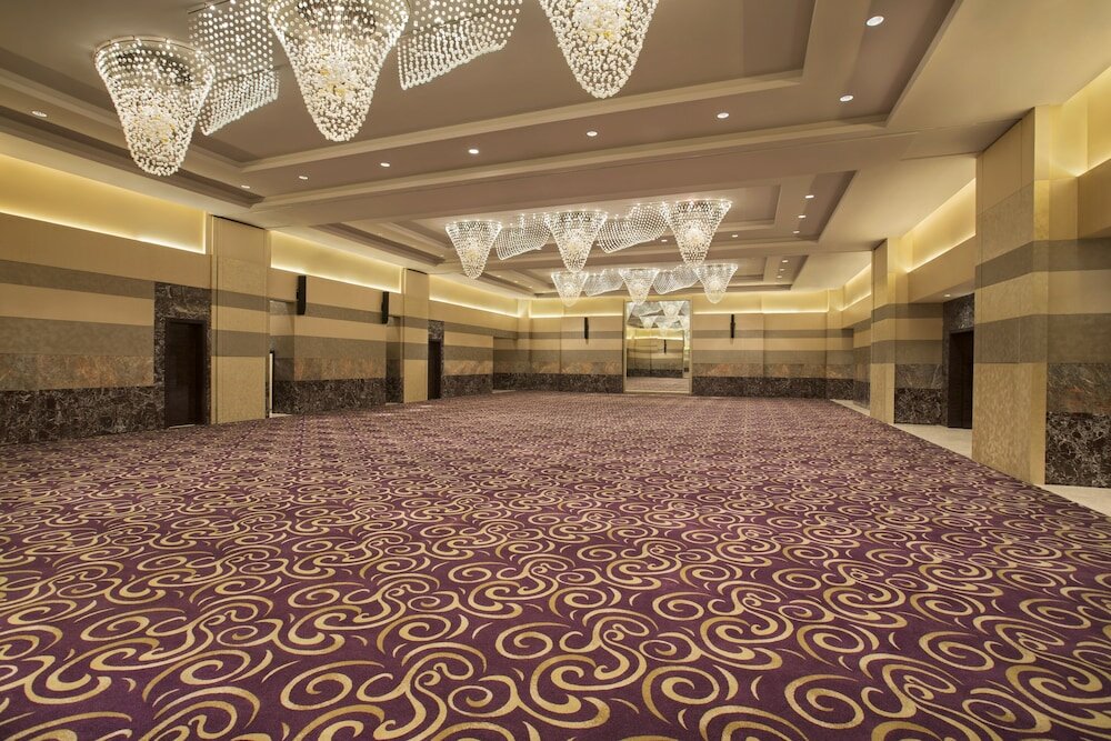 Фото Millennium Al Rawdah Hotel