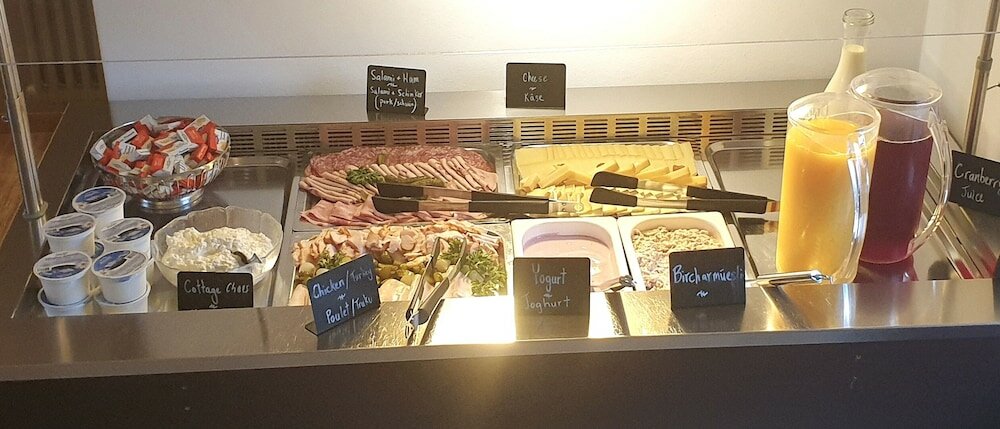 Фото Hotel Merkur Interlaken