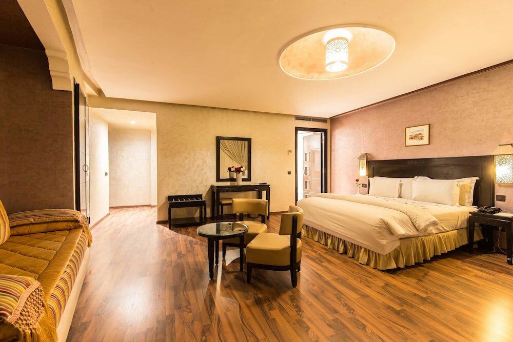 Фото Almas Hotel