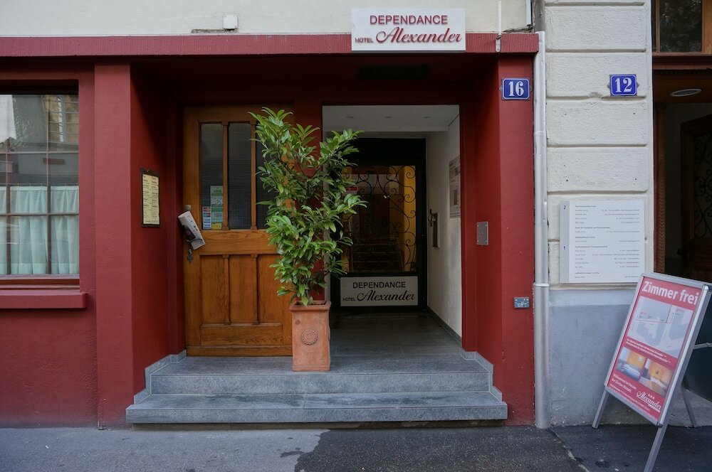 Фото отеля 2