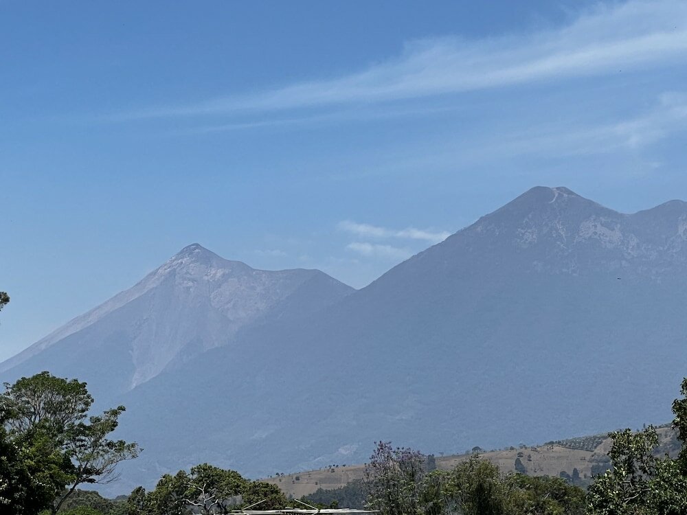 Фото Feathers Hotel and Lounge - Hostel