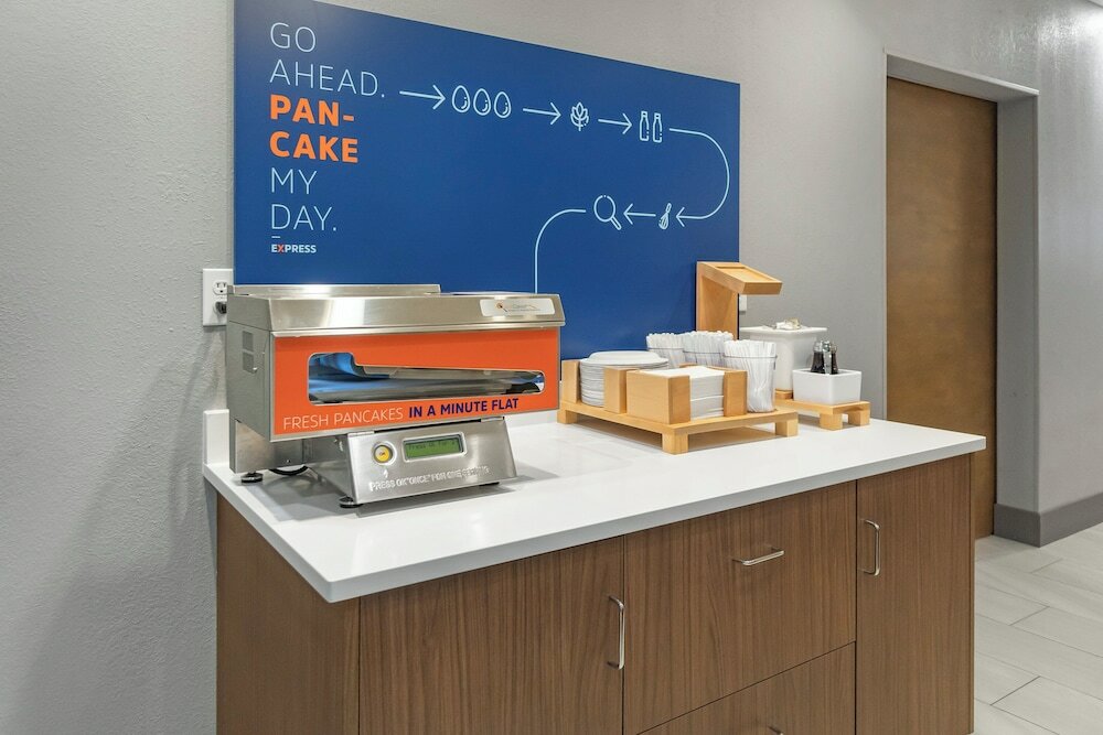 Фото Holiday Inn Express Salt Lake City South - Midvale, an Ihg Hotel