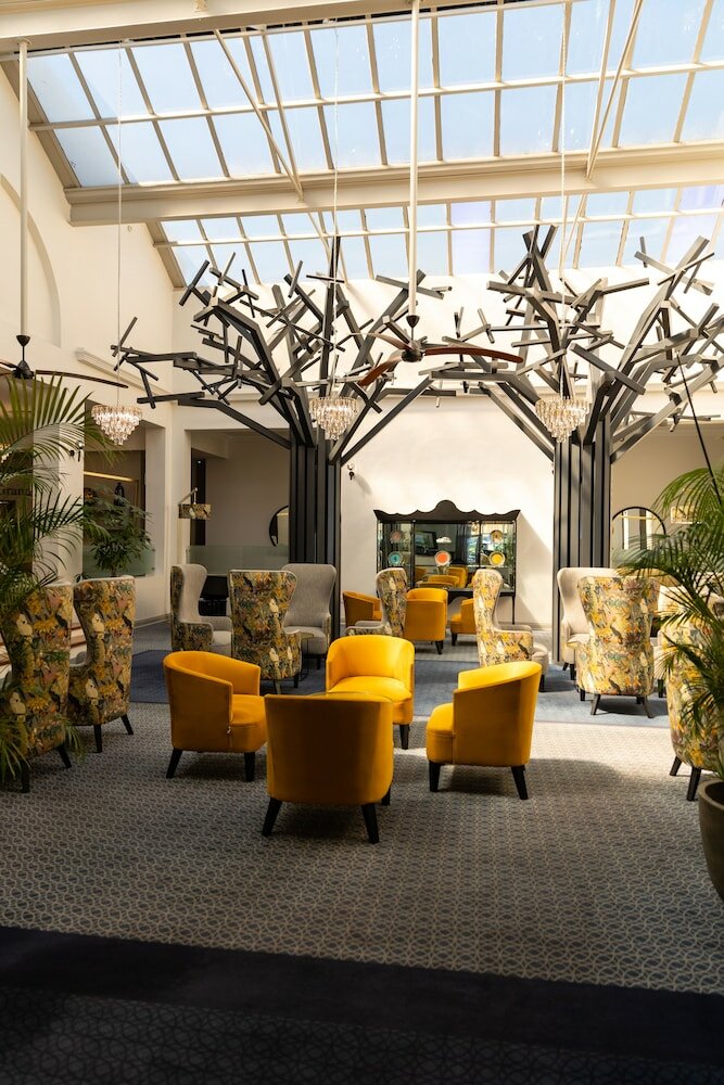 Фото Lord Charles Hotel