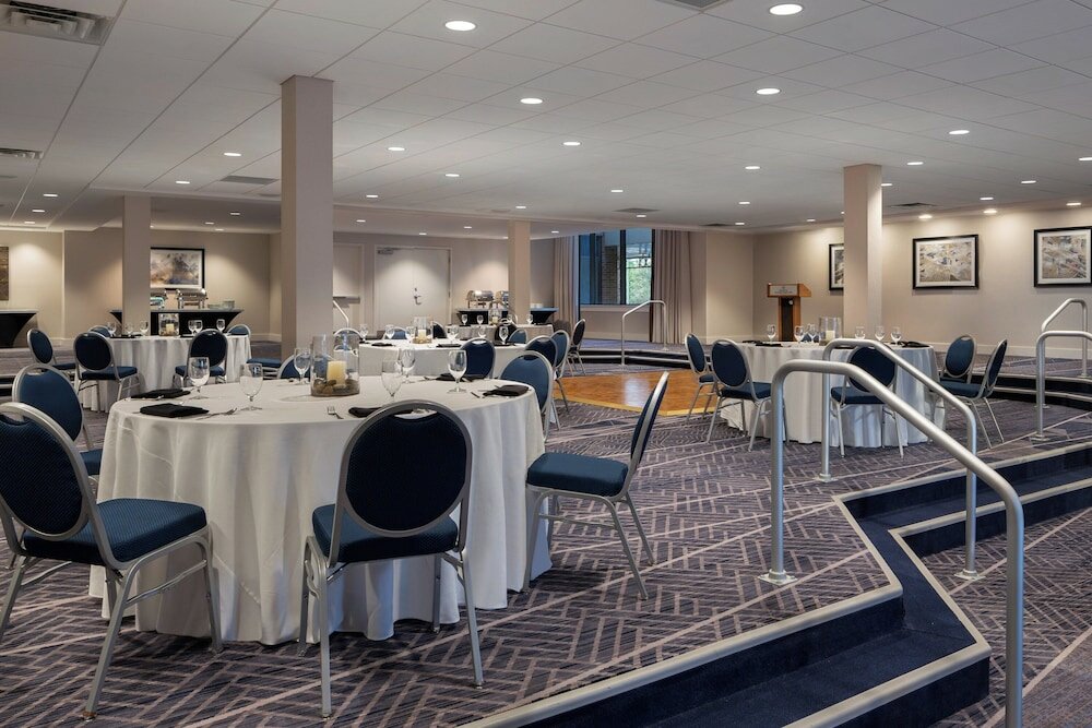 Фото Sheraton Norfolk Waterside Hotel