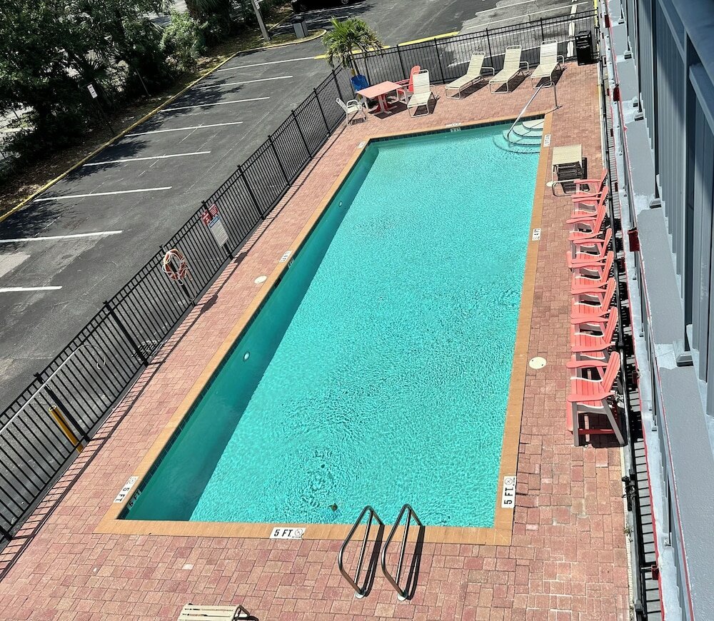 Фото Travelodge by Wyndham Orlando Heart of International Drive