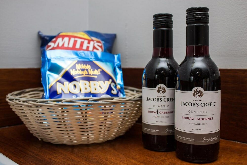 Фото Highlander Hotel Bar Kitchen Rooftop