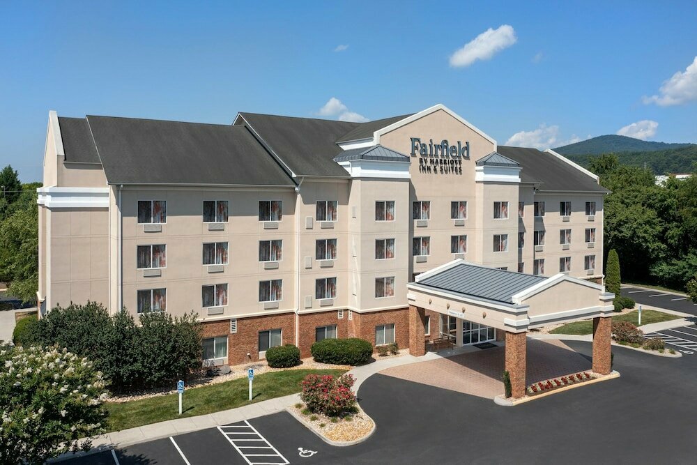 Hotel Fairfield Inn & Suites Roanoke North, Roanoke, photo