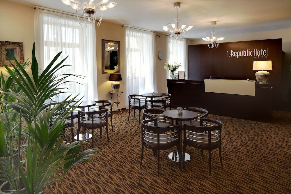 Фото 1. Republic Hotel