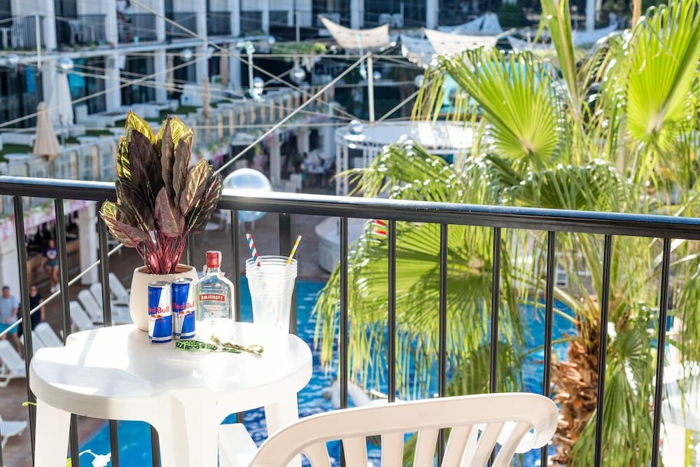 Фото Ibiza Rocks Hotel