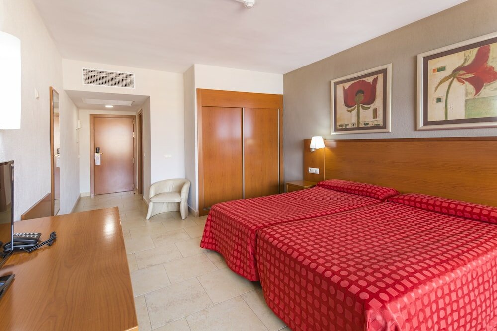 Фото Hotel Las Palmeras Affiliated by Fergus