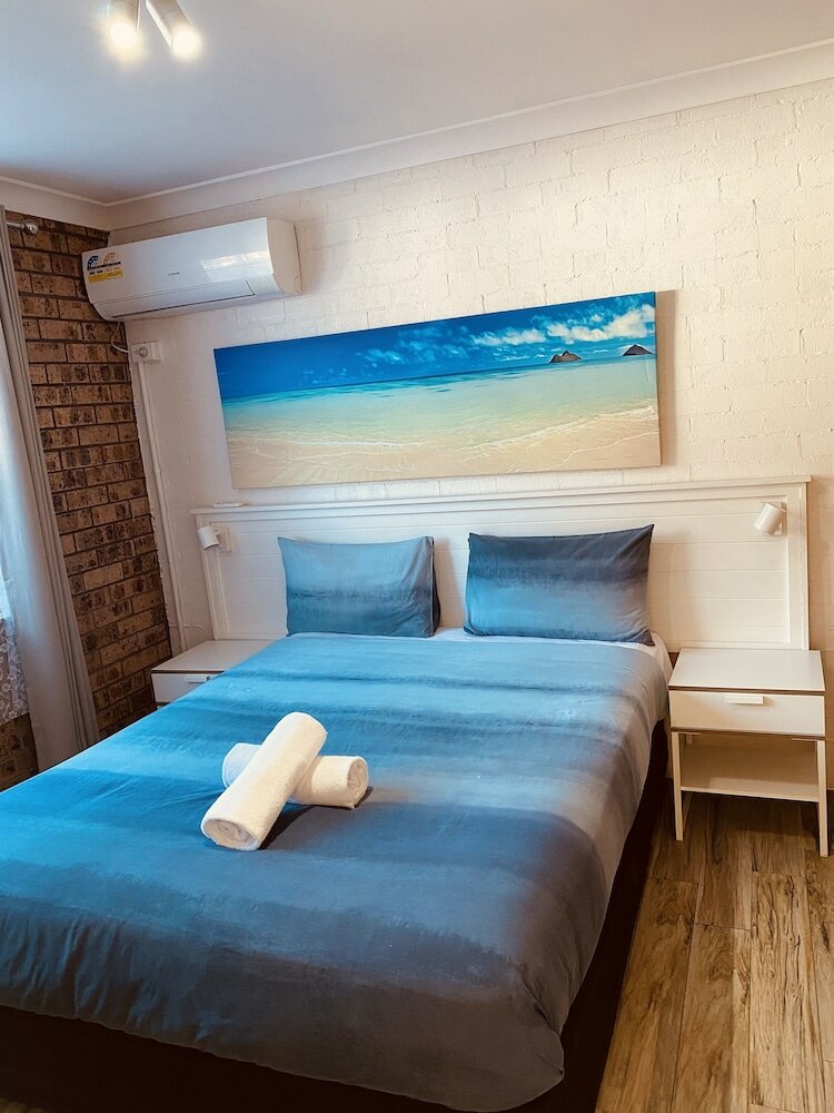 Фото Buccaneer Motel