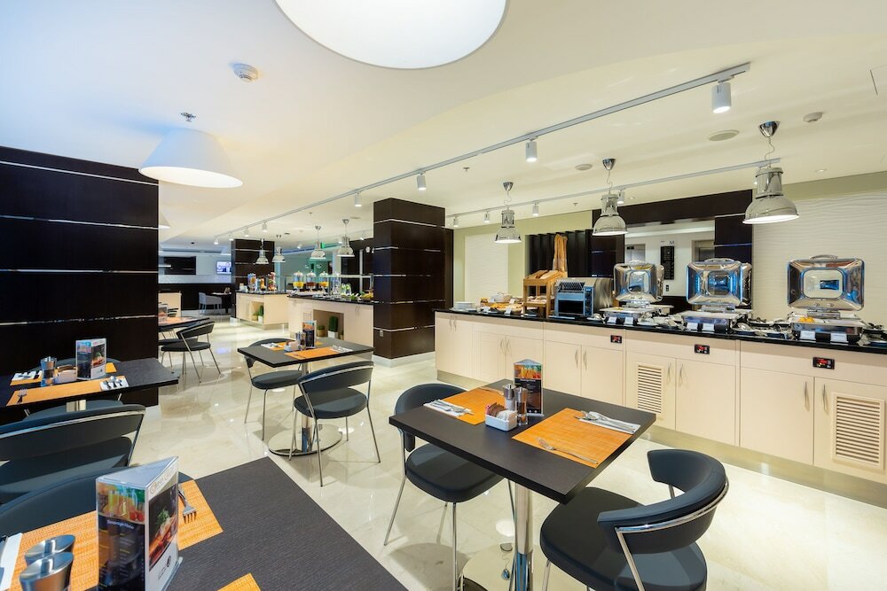 Фото Premier Inn Doha Airport