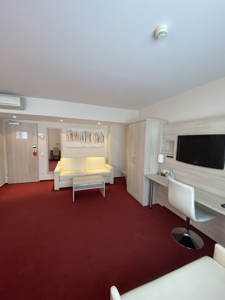 Фото Hotel Rödelheimer Hof - Am Wasserturm