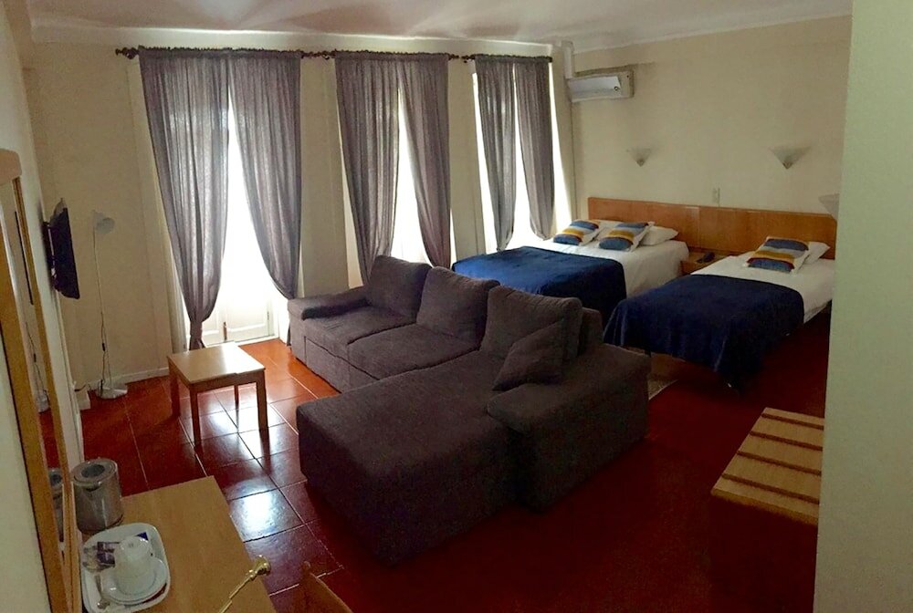 Фото отеля 2